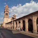 Figura 7. Mercado de comida tradicional en la Plazuela de San Agustín. Imagen de F. J. Fuentes Farías.