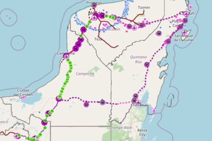 Figura 1. Geografía del lugar, con elementos del tren maya en el sureste. Mapa realizado a partir de los datos que proporciona Geocomunes (2022).